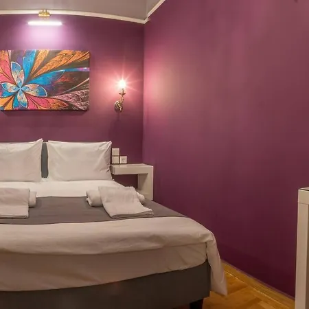 Apartment Victorian Elegance, Athens' Hidden Gem, 6br , 30sec To Metro , Ac , Netflix *